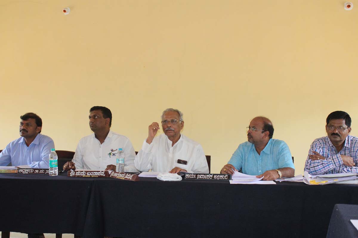 ರಸಗೊಬ್ಬರ ಪೂರೈಕೆಗೆ ಇಲಾಖೆ ಶೀಘ್ರ ಗಮನಹರಿಸಲಿ: